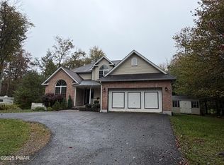 5117 Hounds Ear Rd, Tobyhanna, PA 18466