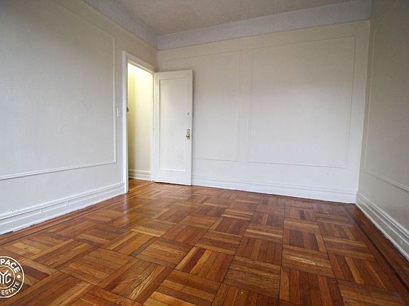 4th image of 240 Crown St APT 1X