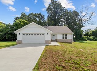 55 Hillcrest Dr, Bruceton, TN 38317