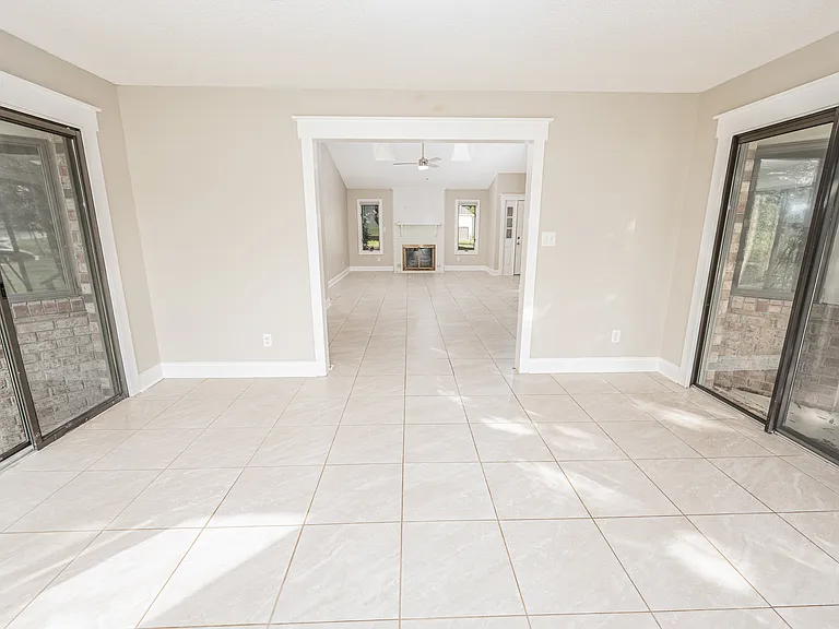 5722 Gondolier Dr — Photo 7