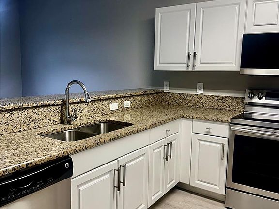 5th image of 11403 NW 89th St APT 209