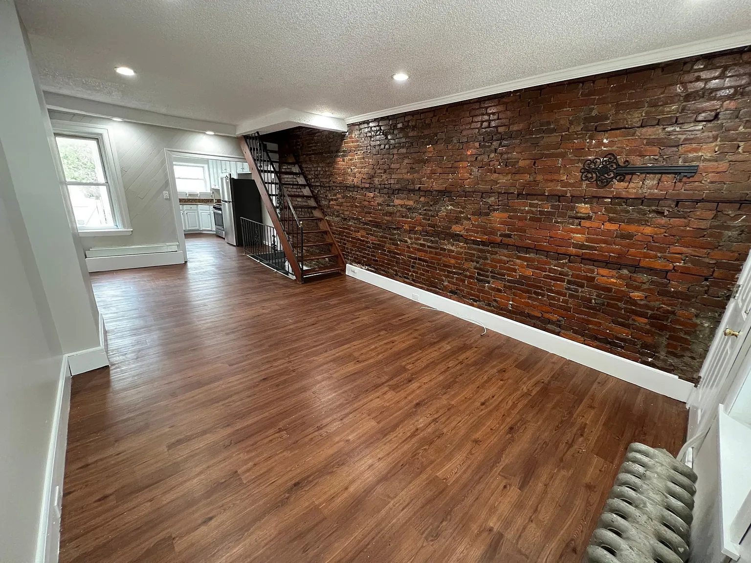 1819 W 8th St — Photo 1
