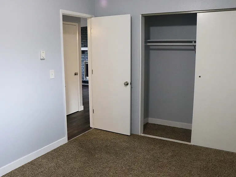 302 S McLoughlin Blvd #306 — Photo 16