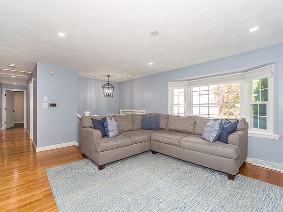 3rd image of 5 Bass Ter