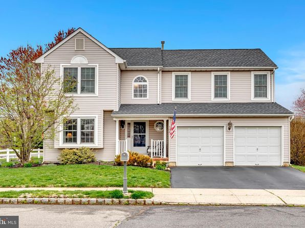 102 Kristopher Dr, Hamilton, NJ 08620