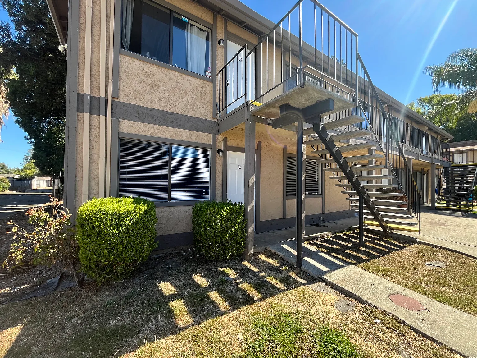 2 bed, 950 sqft, $2,950 — Photo 2