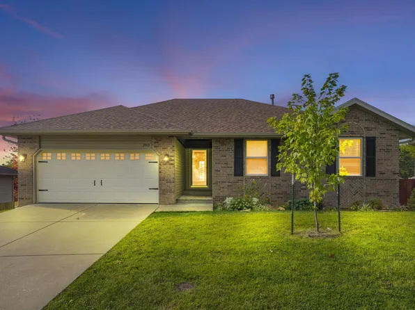 2012 E Charles Street, Republic, MO 65738