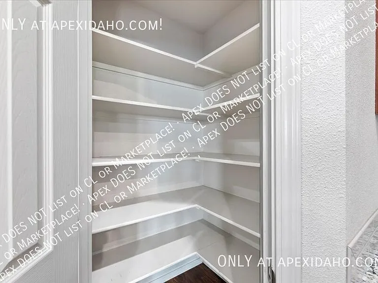 3480 S Avondale Ave — Photo 14