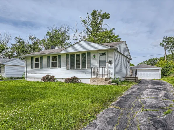 50 S Willow Ln, Glenwood, IL 60425