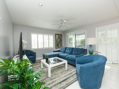 325 Golden Gate Point #15, Sarasota, FL, 34236