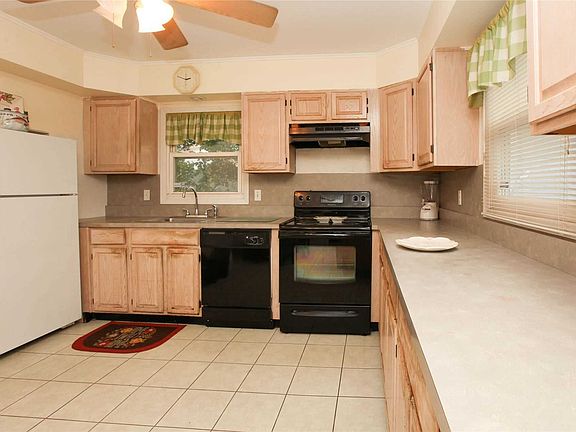 5th image of 2293 7th St