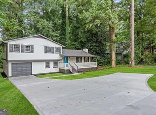 353 Old Rosser Rd, Stone Mountain, GA 30087