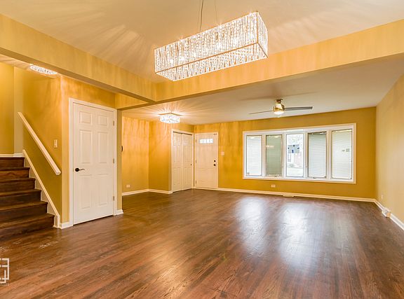 3rd image of 339 Carey Ct
