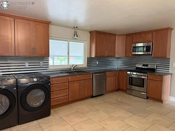 4th image of 511 Del Rey Ave
