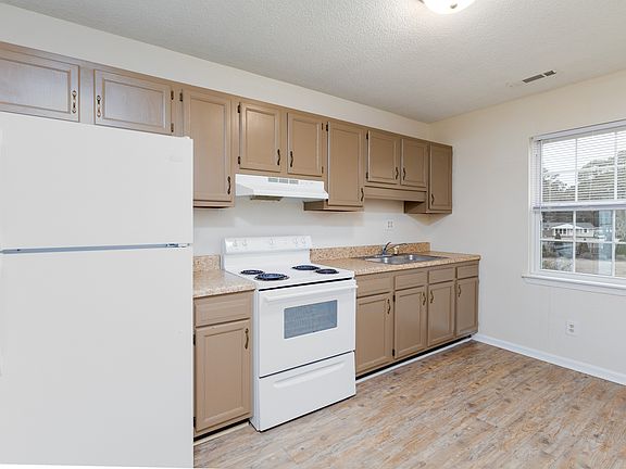 2nd image of 2322 Indian Dr #17706616