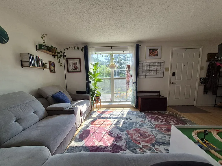 2210 S Lowell St — Photo 5