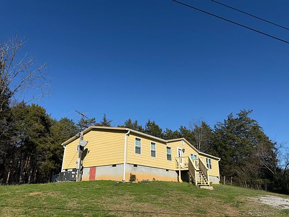 2nd image of 906 Bay Rd