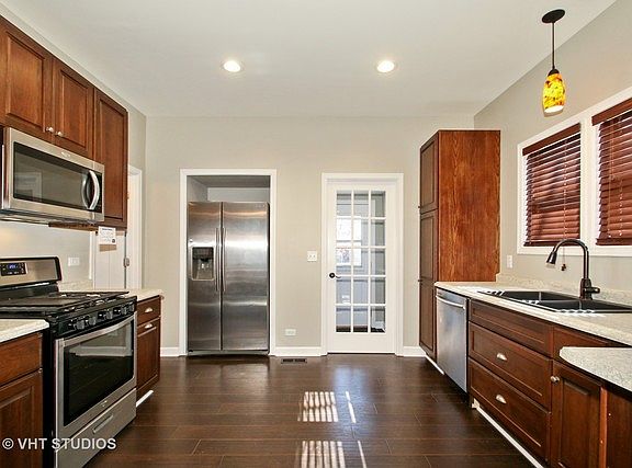 4th image of 1014 Tappan St