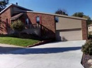 221 Beechwood Dr, Taylorville, IL 62568