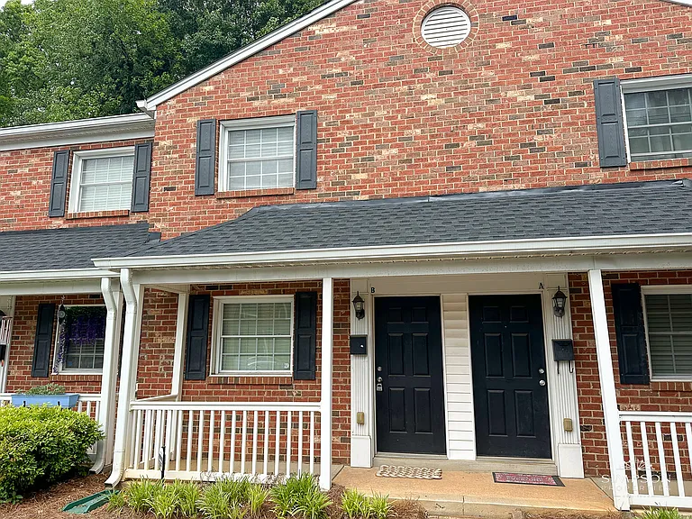 1215 Green Oaks Ln #B-1 — Photo 12