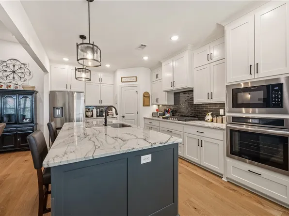 1110 Whistler St, Bentonville, AR 72713