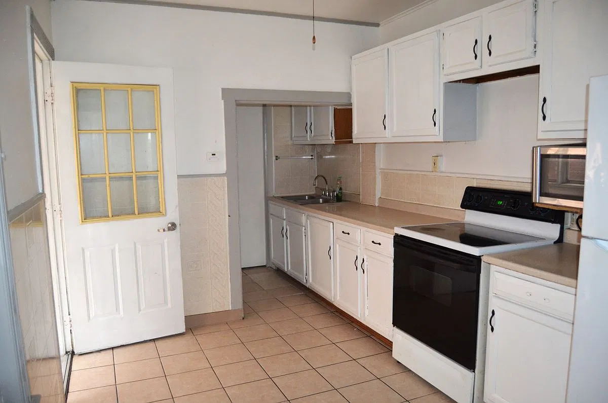 3 bed, 2.0 bath, 1253 sqft, $1,800 — Photo 4