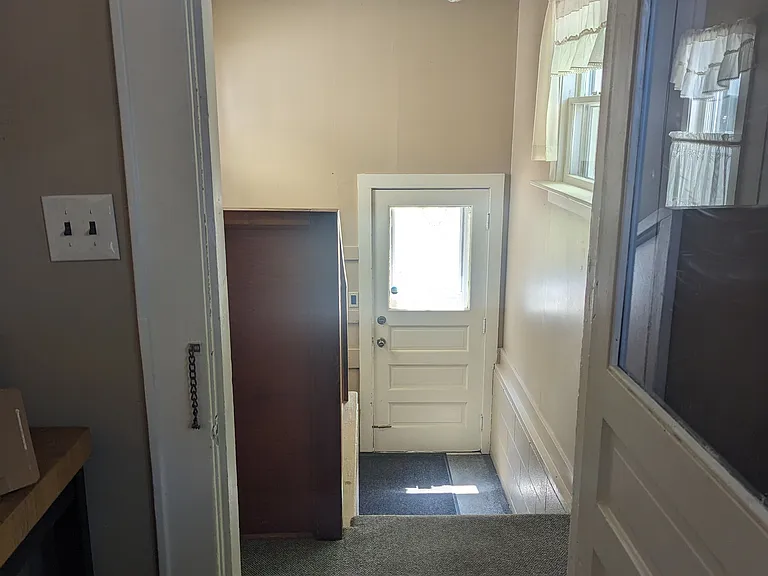 434 E Chapin St — Photo 27