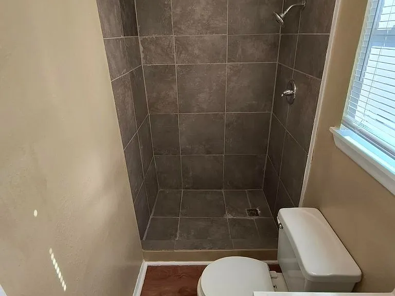 617 E Ave C — Photo 5
