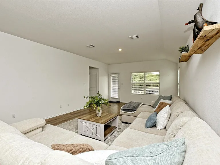 2108 Golden Grain Ln — Photo 10