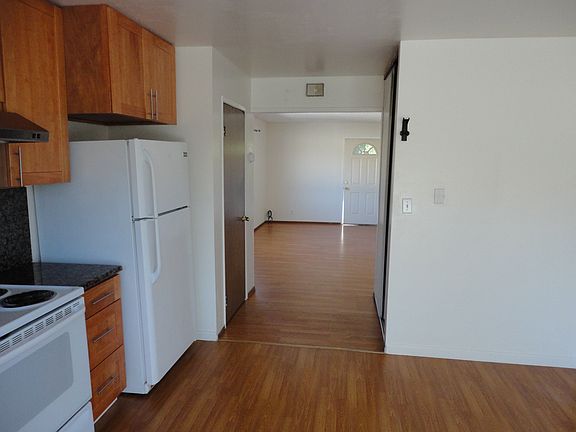4th image of 818 Orchard Ave