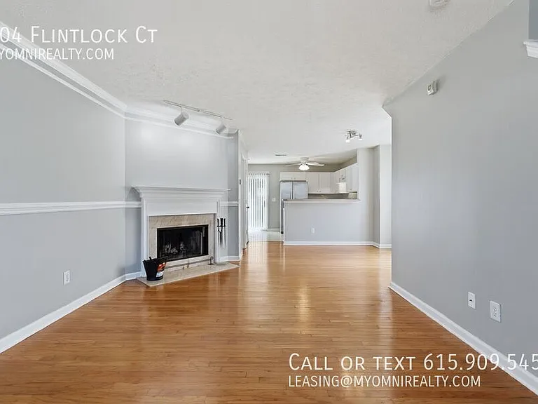 704 Courtney Ct — Photo 25