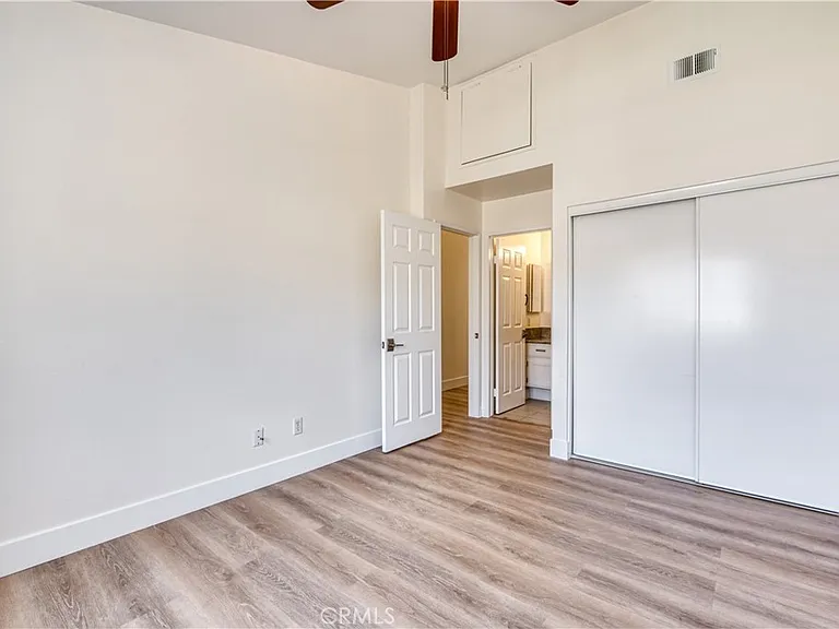 208 Chandon — Photo 17