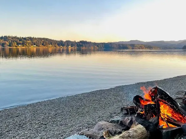 3316 Gravelly Beach Loop NW, Olympia, WA 98502