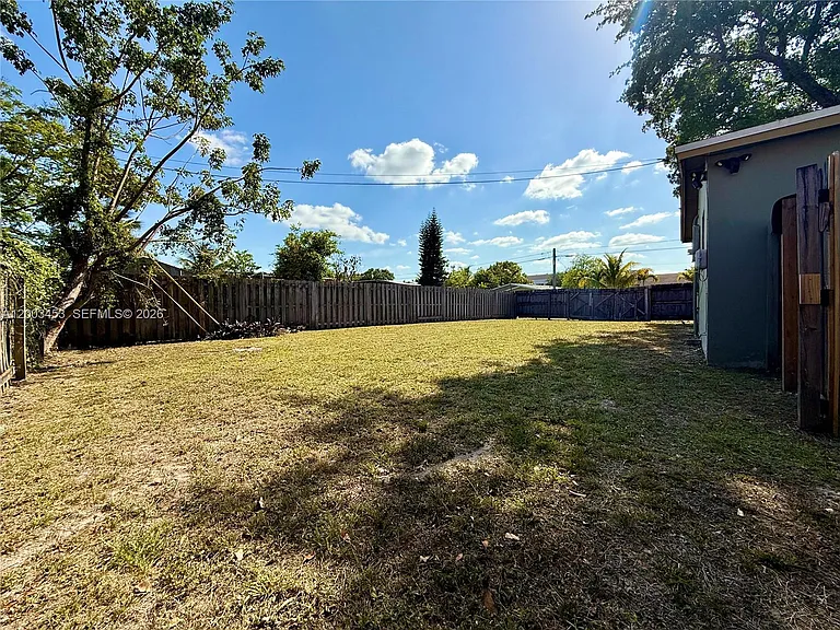 6290 NW 14th St — Photo 24