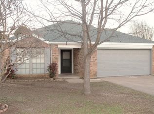 3406 Country Club Pl, Grand Prairie, TX 75052