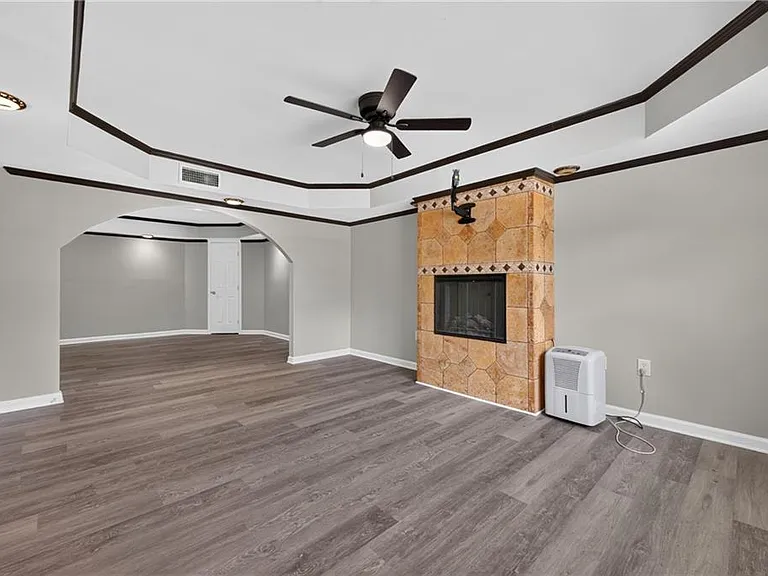 437 Waterbury Way — Photo 33