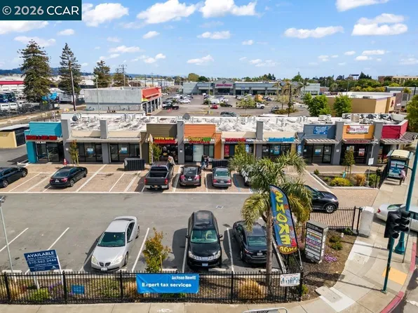 646 Hegenberger Rd, Oakland, CA 94621