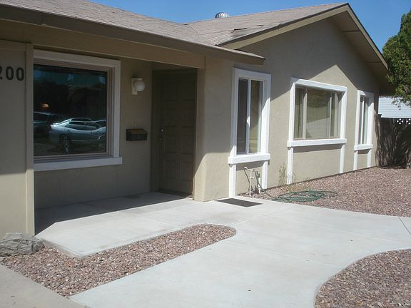 3rd image of 1200 E Greenway Dr