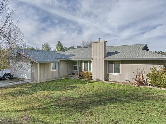 2nd image of 226 Sherman Dr