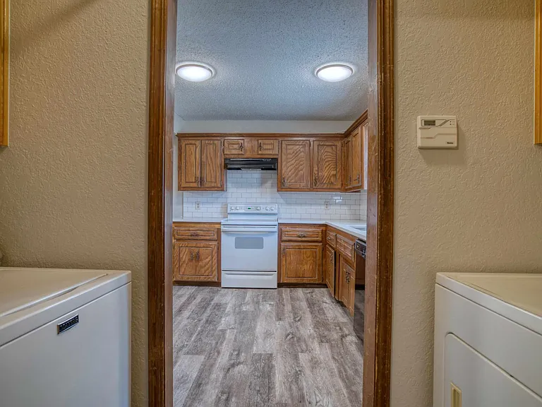 700 Wood Hollow Ln — Photo 20