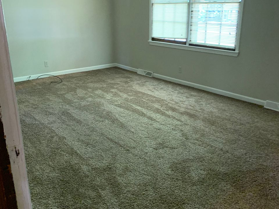 1st image of 328 Lookout Dr