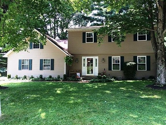 2nd image of 1700 N Emerald Ct