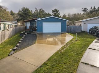 90905 Matthew Ln, Coos Bay, OR 97420