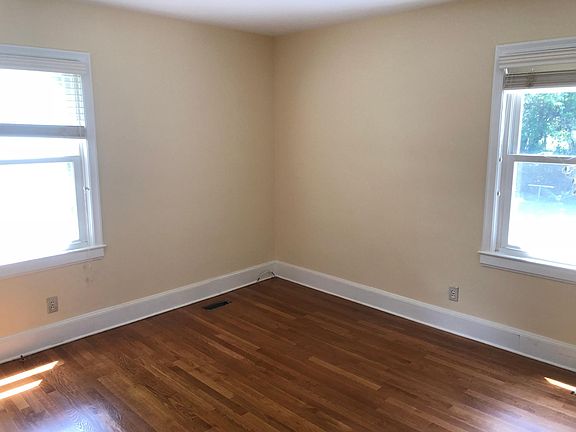 3rd image of 2707 Shenandoah Ave