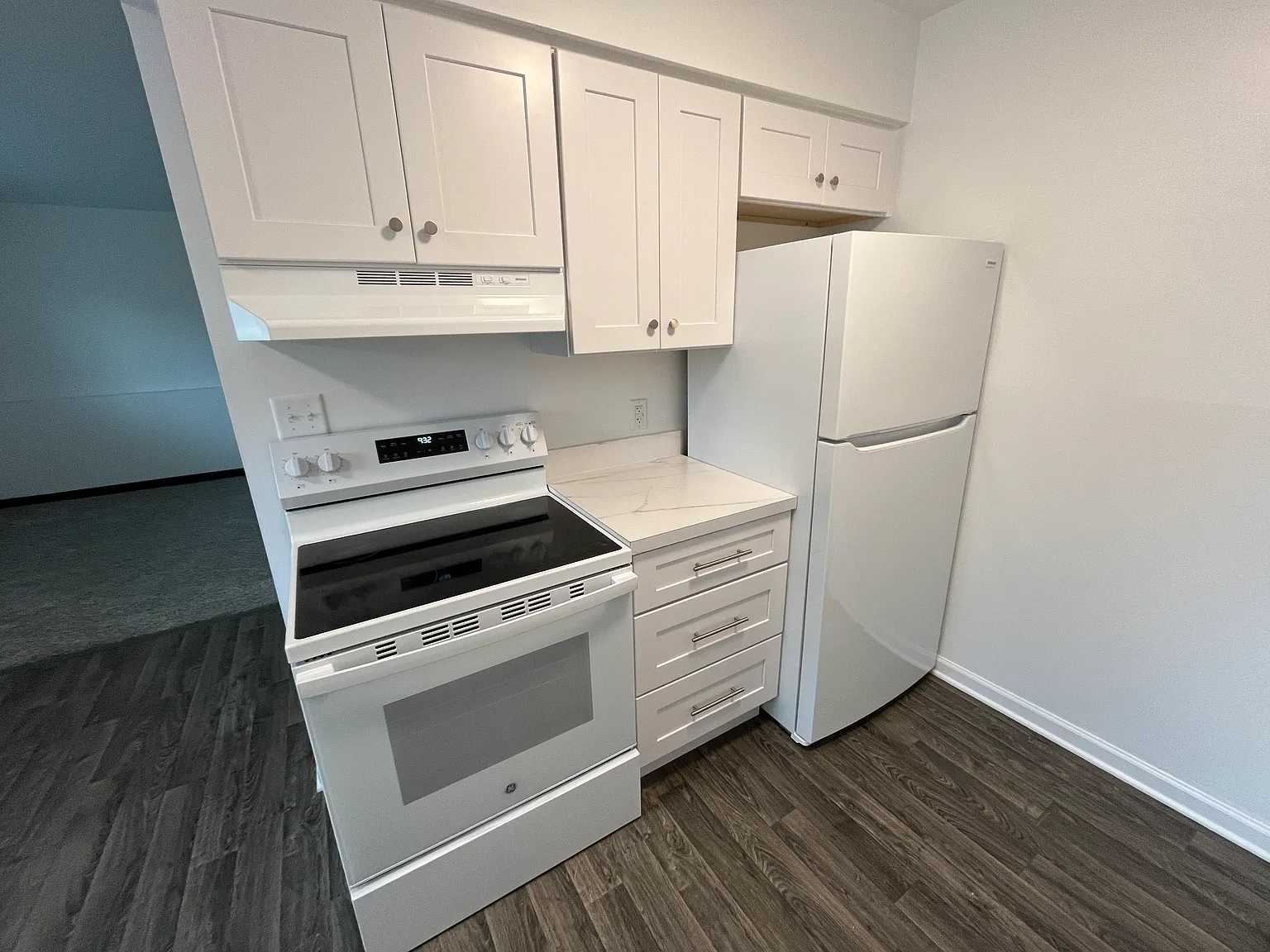2 bed, 10 sqft, $1,298 — Photo 2