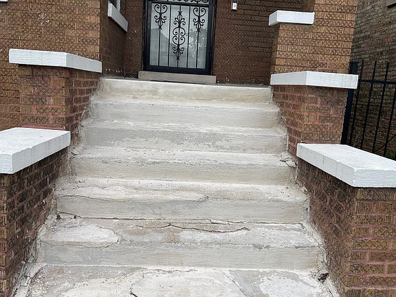 4th image of 1512 N Linder Ave