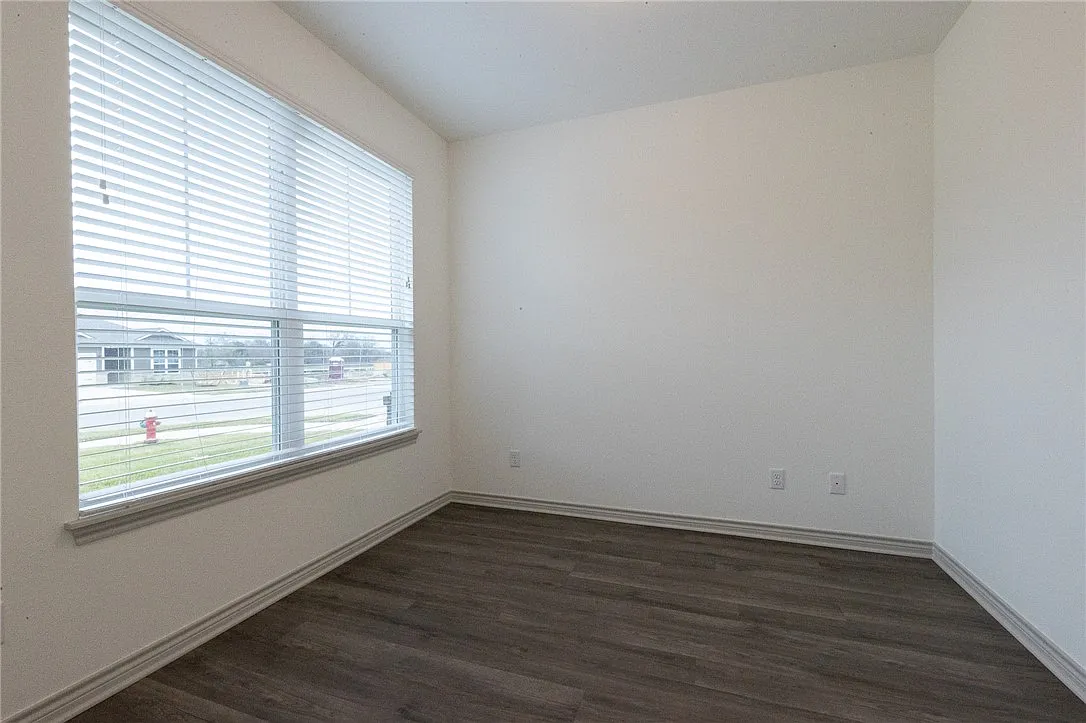 Building Photo - 2395 Lightfoot Ln