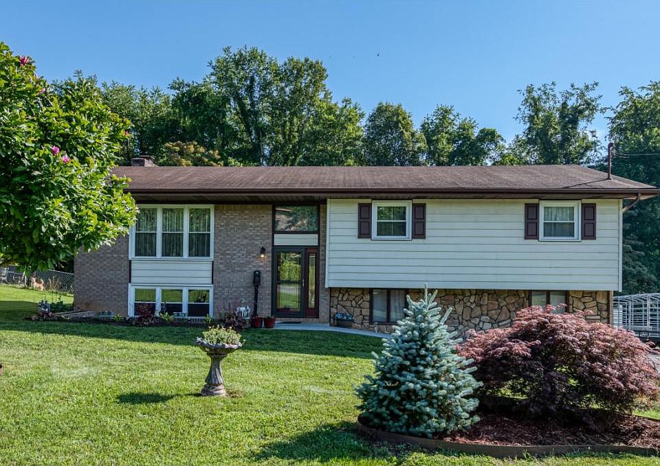 1st image of 500 Crestfield Dr