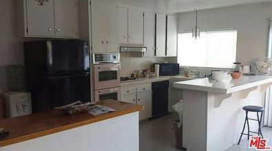 4th image of 5039 Hesperia Ave