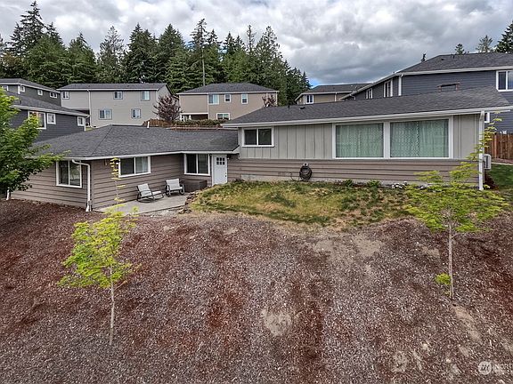 3rd image of 1145 NE Sockeye Court